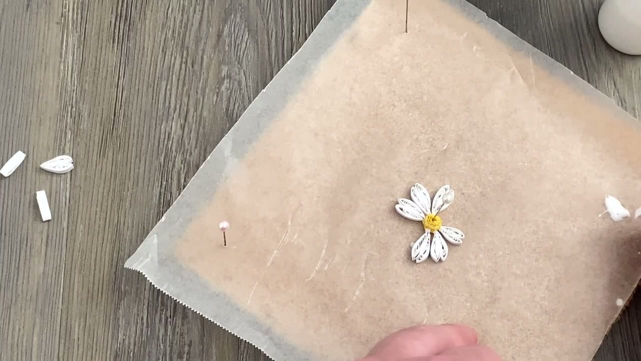 Step 6: Glue the Petals Around the Center - How to Paper Quill a Daisy