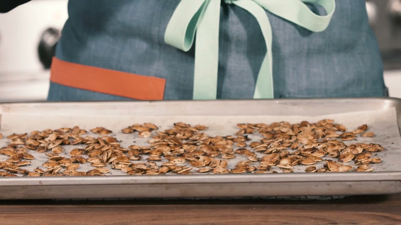 How to Roast Pumpkin Seeds (Crispy and Salty)