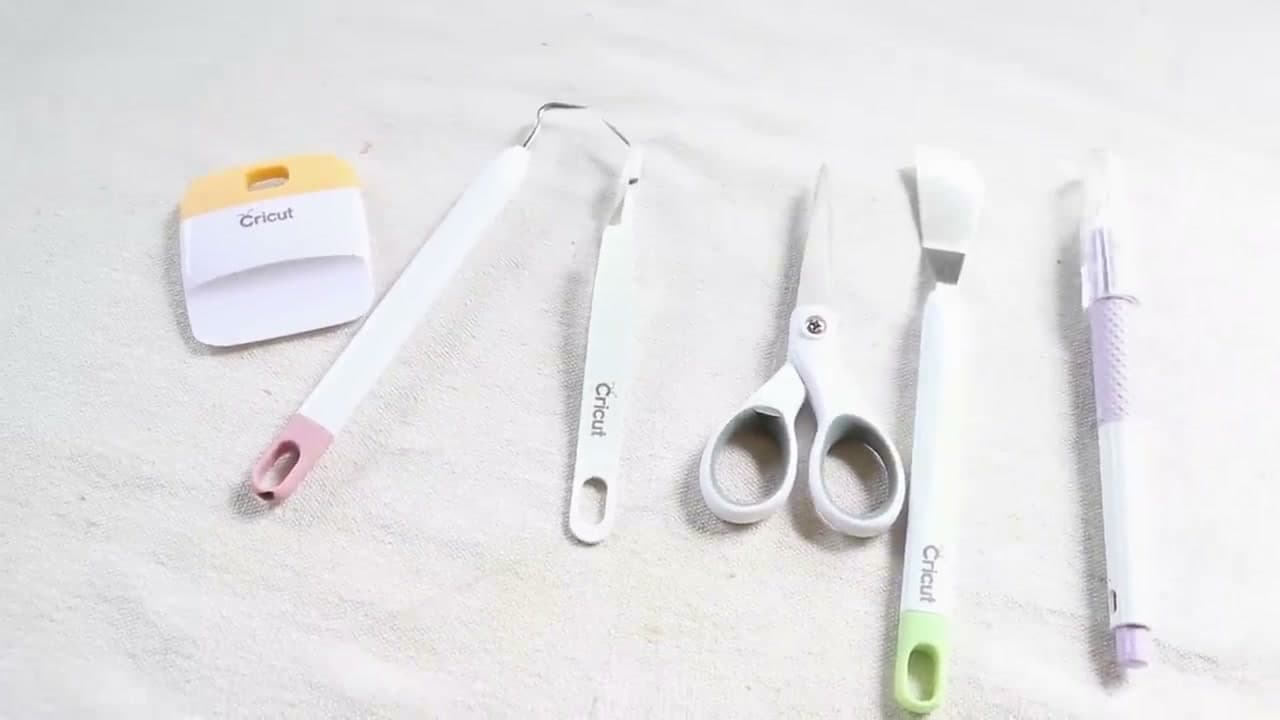 Step 3: Gather the Tools and Pick the Right Mat - How to Use a Cricut for Beginners (Download, Upload, Cut)