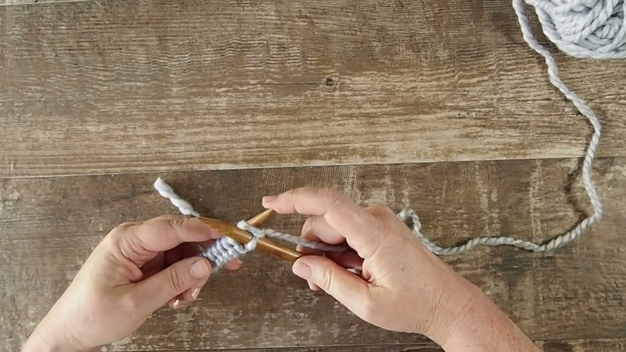 Step 2: Knit the First Stitch With the Yarn at the Back - How to Knit Ribbing: 1x1 and 2x2 Rib Stitch