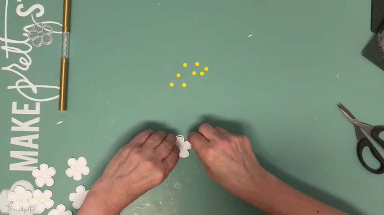 Step 5: Step 5: Bend the Petals for Dimension
