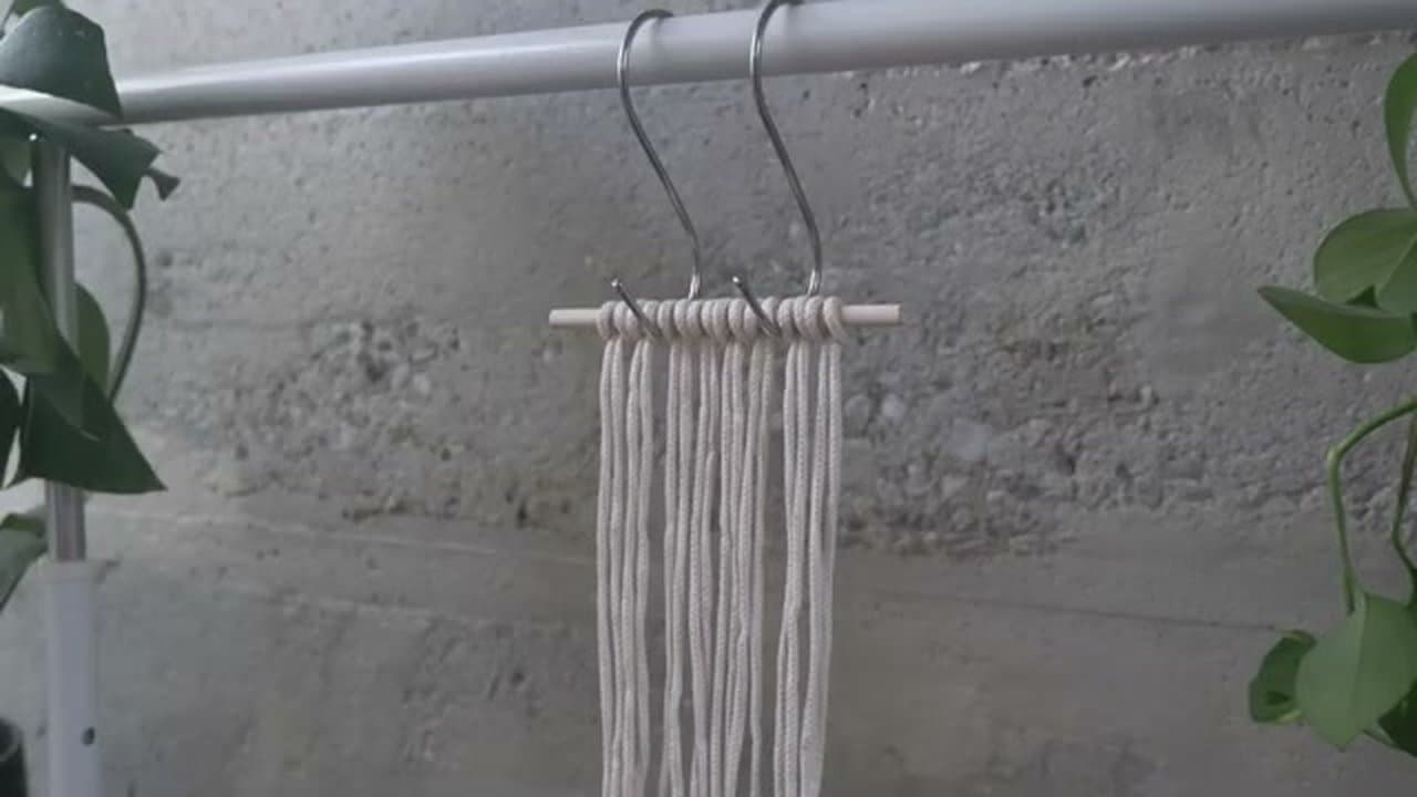 Step 1: Step 1: Mount Your Cords on the Dowel