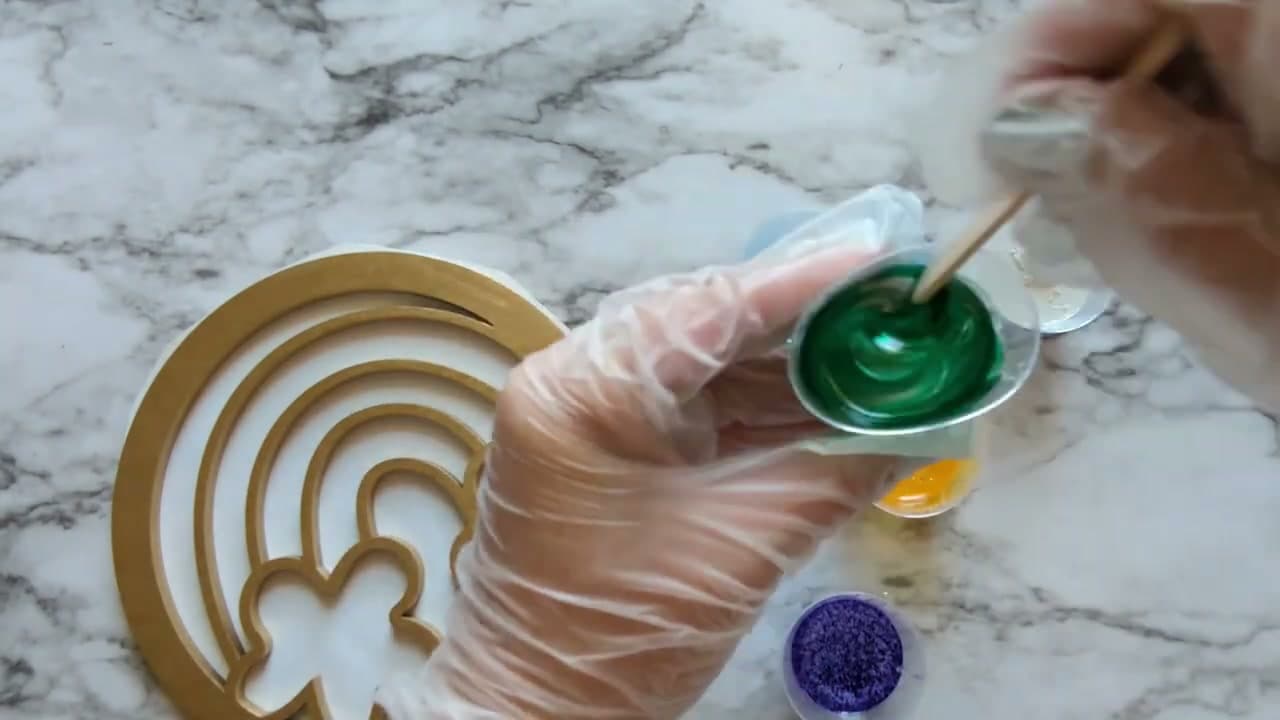 Step 4: Tint the Resin With Alcohol Ink and White Mica Powder - How to Make a Resin Suncatcher