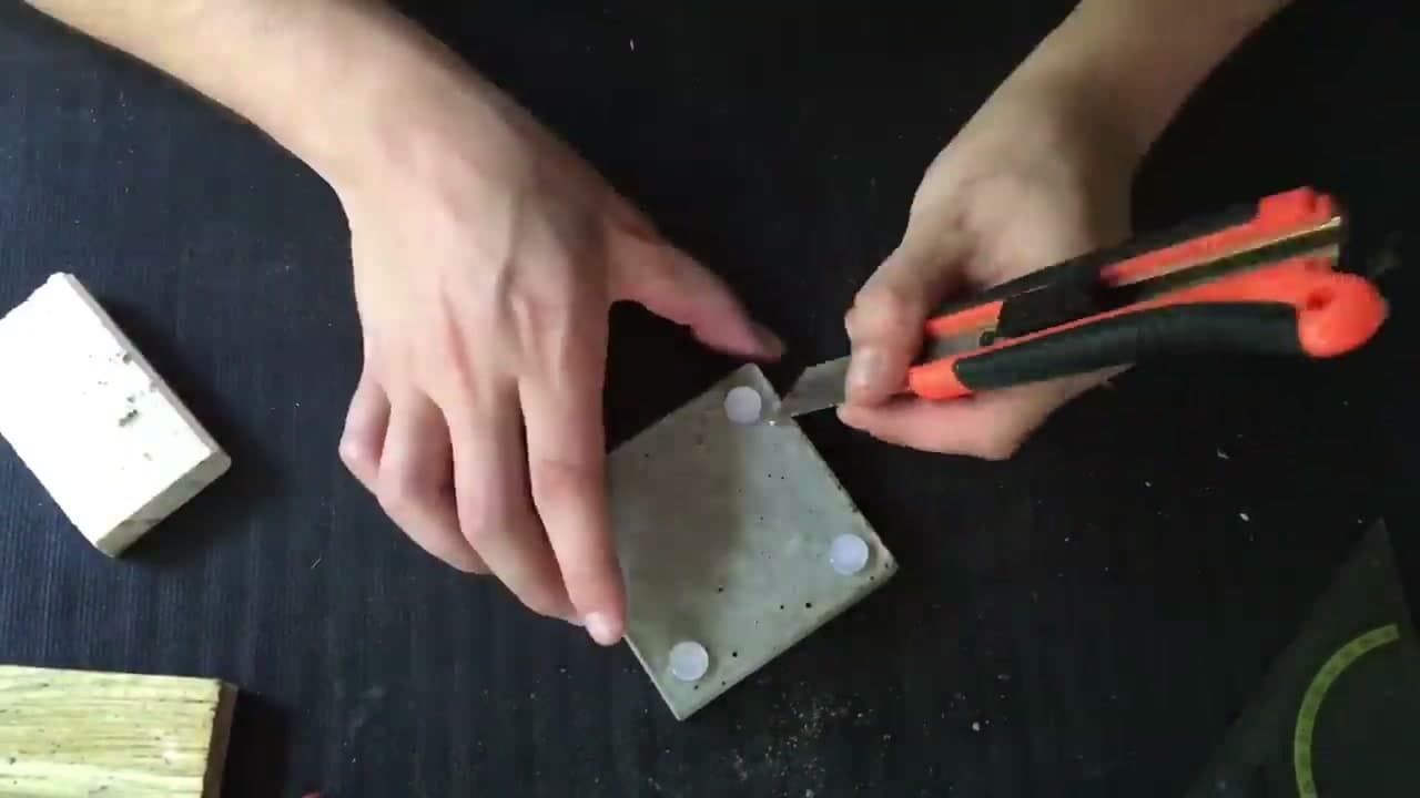 Step 7: Step 7: Add Feet and Seal the Concrete
