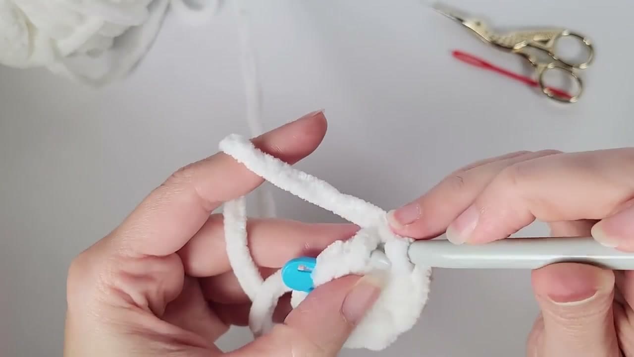 Step 3: Step 3: Build the Head (Rounds 2 Through 7)