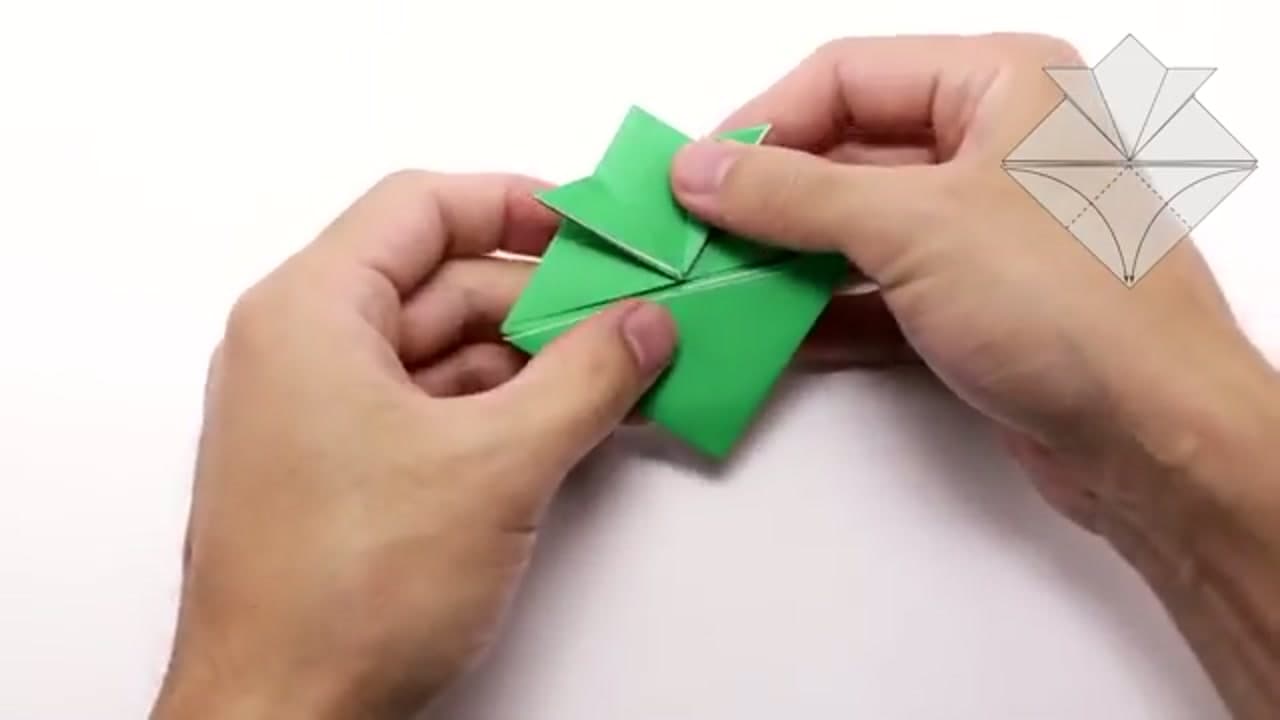 Step 4: Step 4: Fold Up the Front Legs