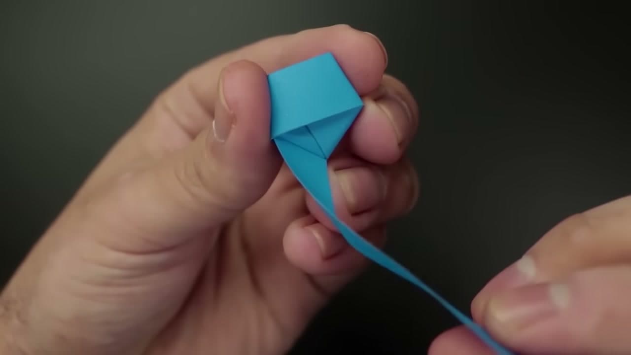 Step 4: Step 4: Wrap the Tail Around the Pentagon