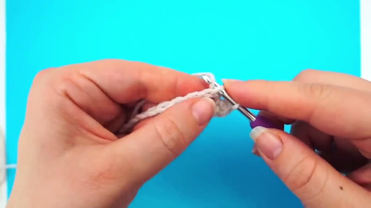 Step 3: Step 3: Work single crochet across the foundation