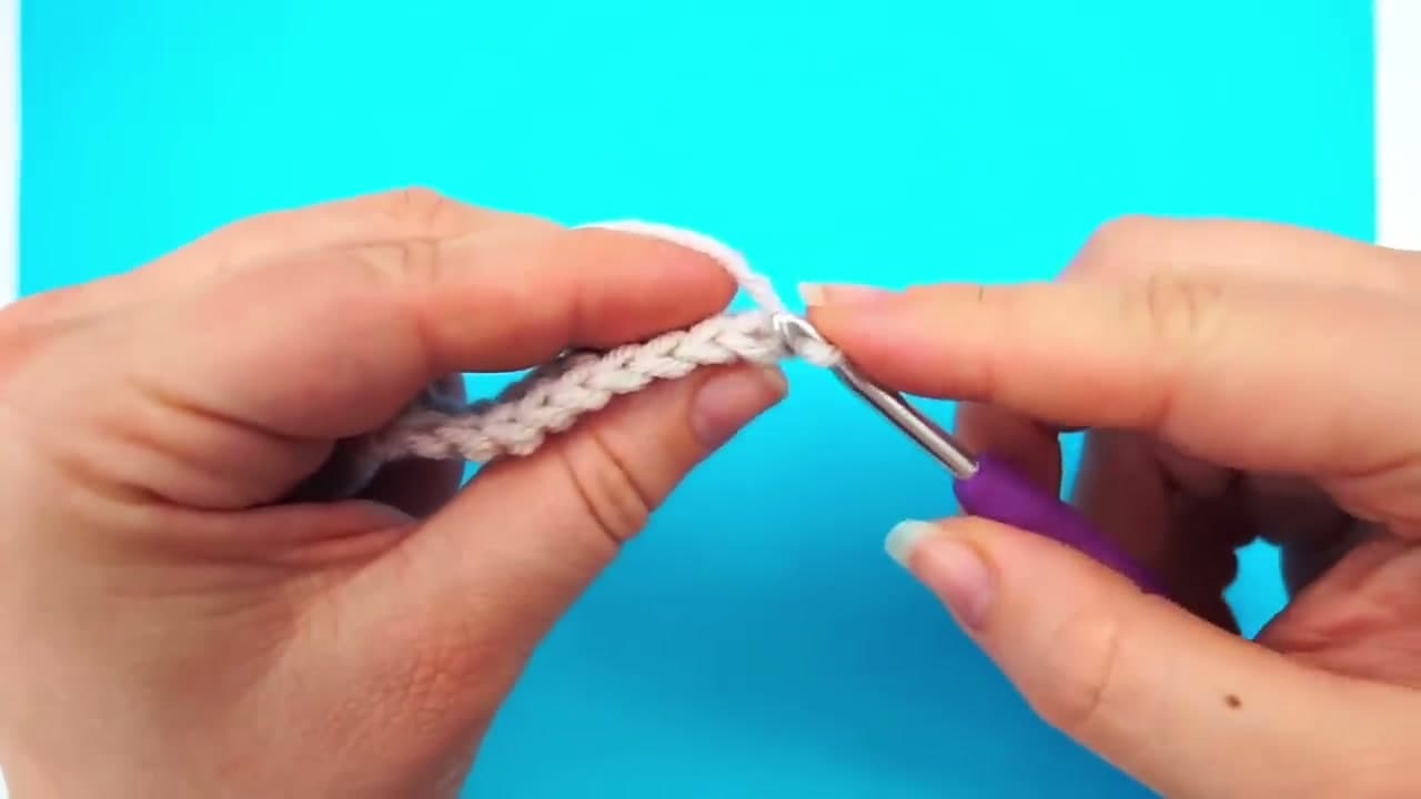 Step 4: Step 4: Switch to back-loop-only single crochet