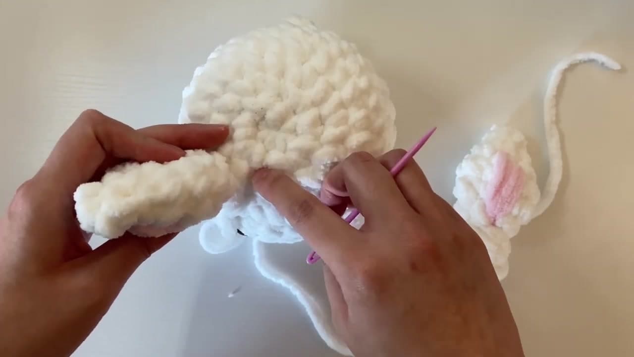 The finished result: How to Crochet an Easter Bunny (Beginner Amigurumi)