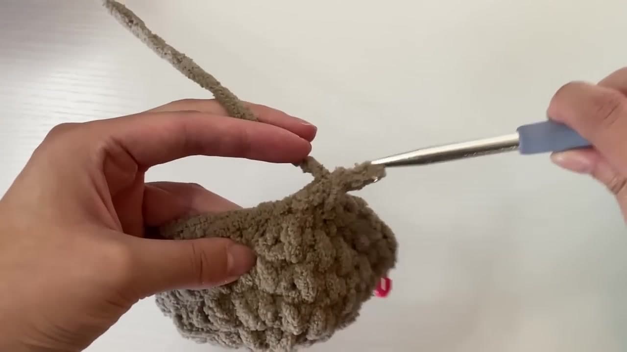 Step 3: Work Plain Rounds and Set Up the Front-Loop Row - How to Crochet a Turtle: Beginner Amigurumi