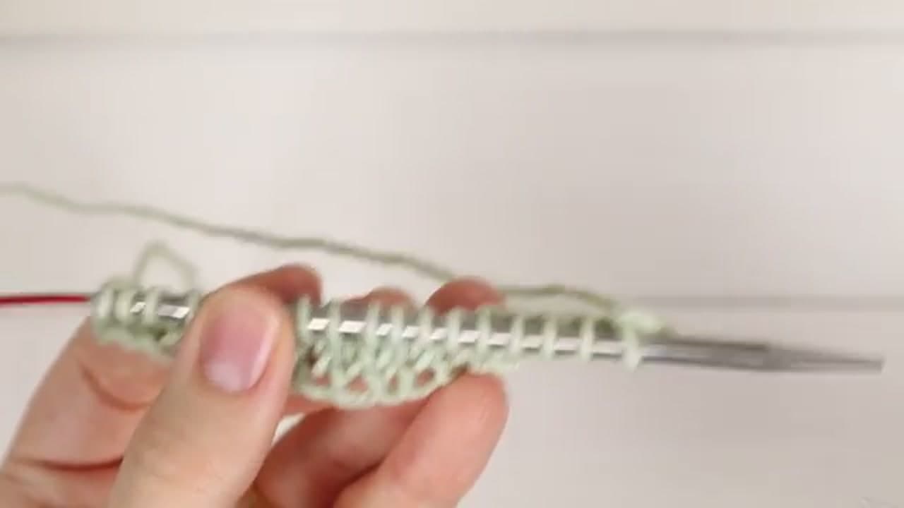 How to Knit and Purl (Stockinette Stitch for Beginners)